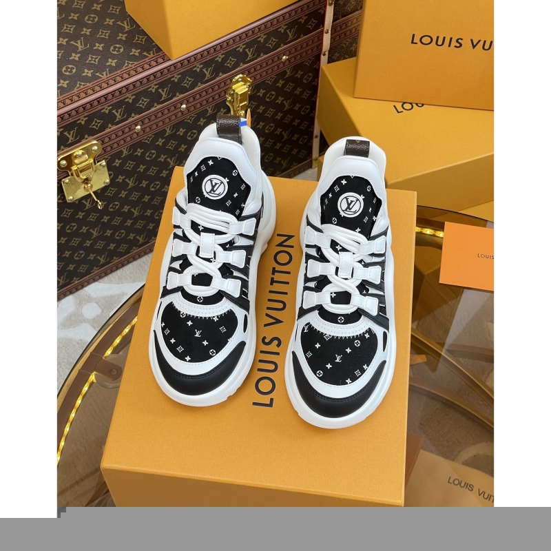 l**is V*t*n sneakers